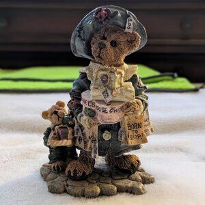 O1 1997 BOYDS BEAR & FRIENDS Figurine